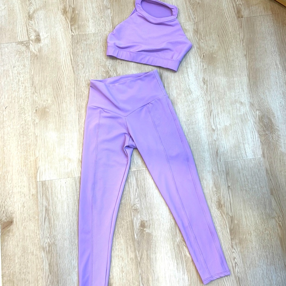 Onzie lavender leggings and top (sold as a set) leggings s/m top large